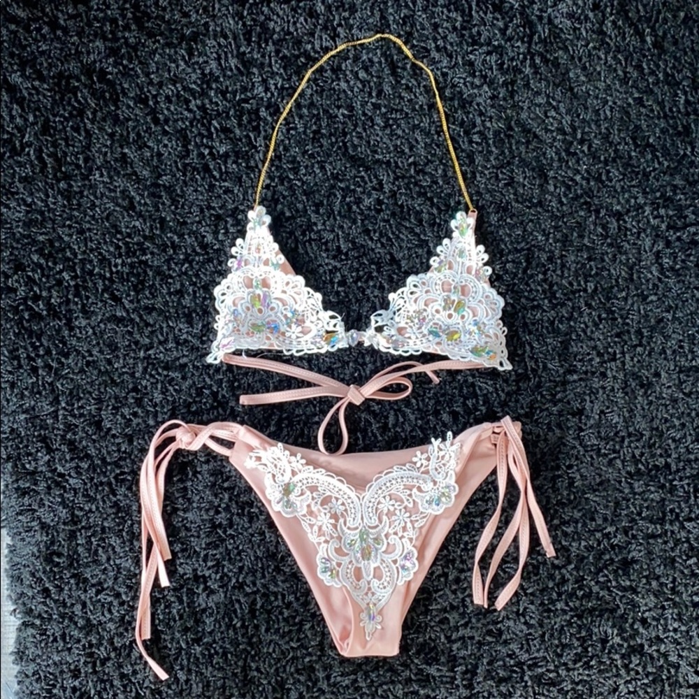🦋Bikini🦋 Lace Gem Detail Bikini Set.
